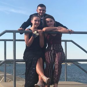 Meet your Posher, Caitlin